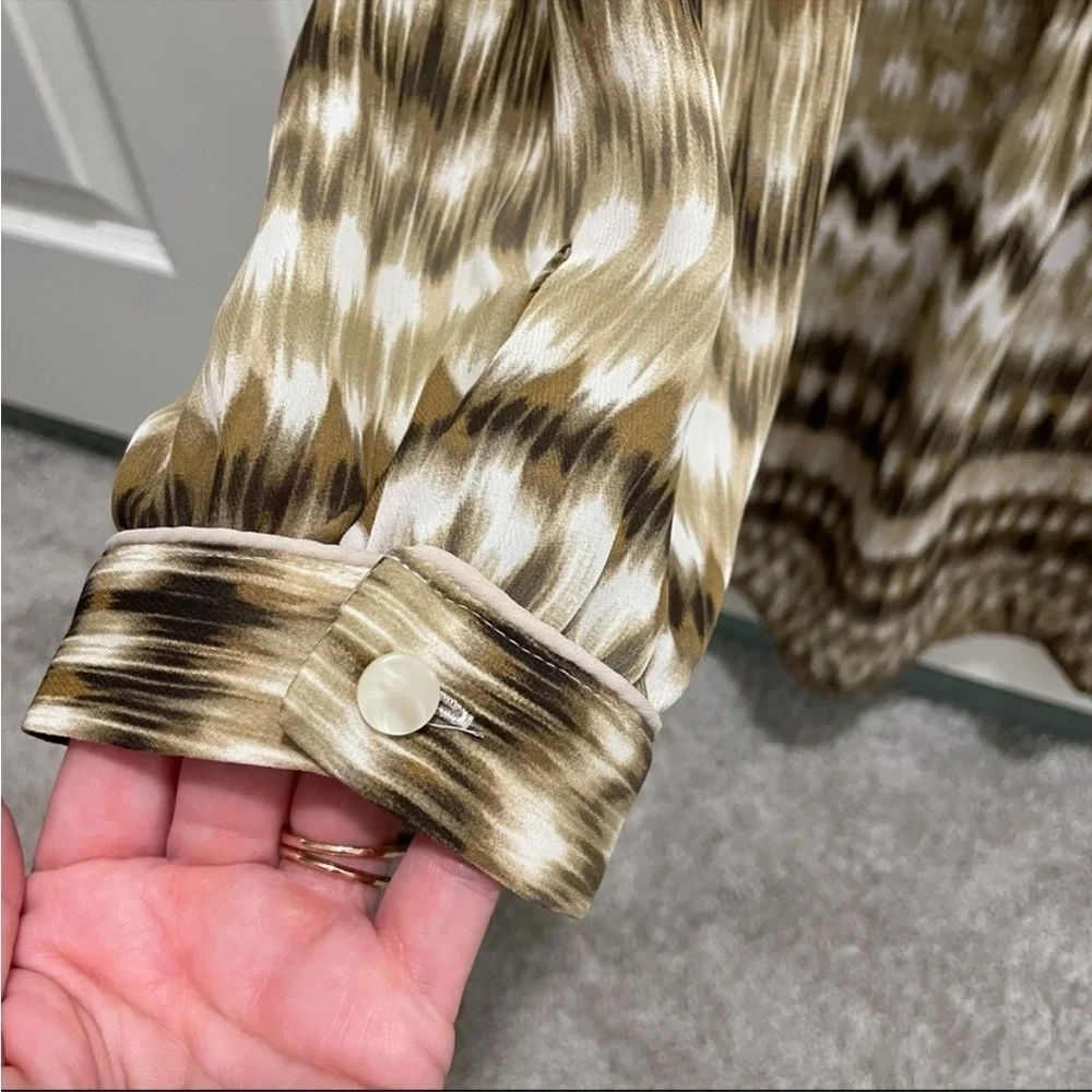 Banana Republic Tie Dye Tunic Blouse Olive Green and Beige - Picture 4 of 8